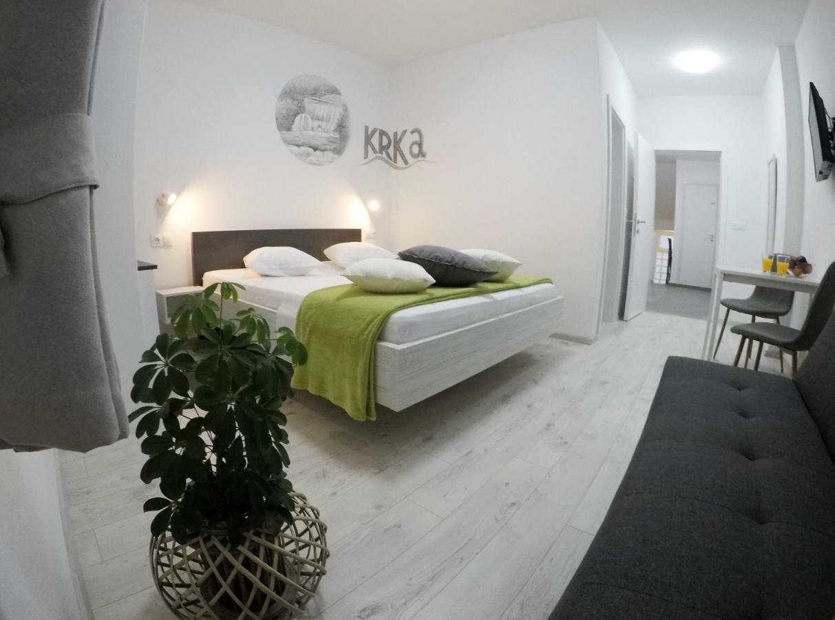 Guesthouse Villa DomeNico Lozovac Extérieur photo