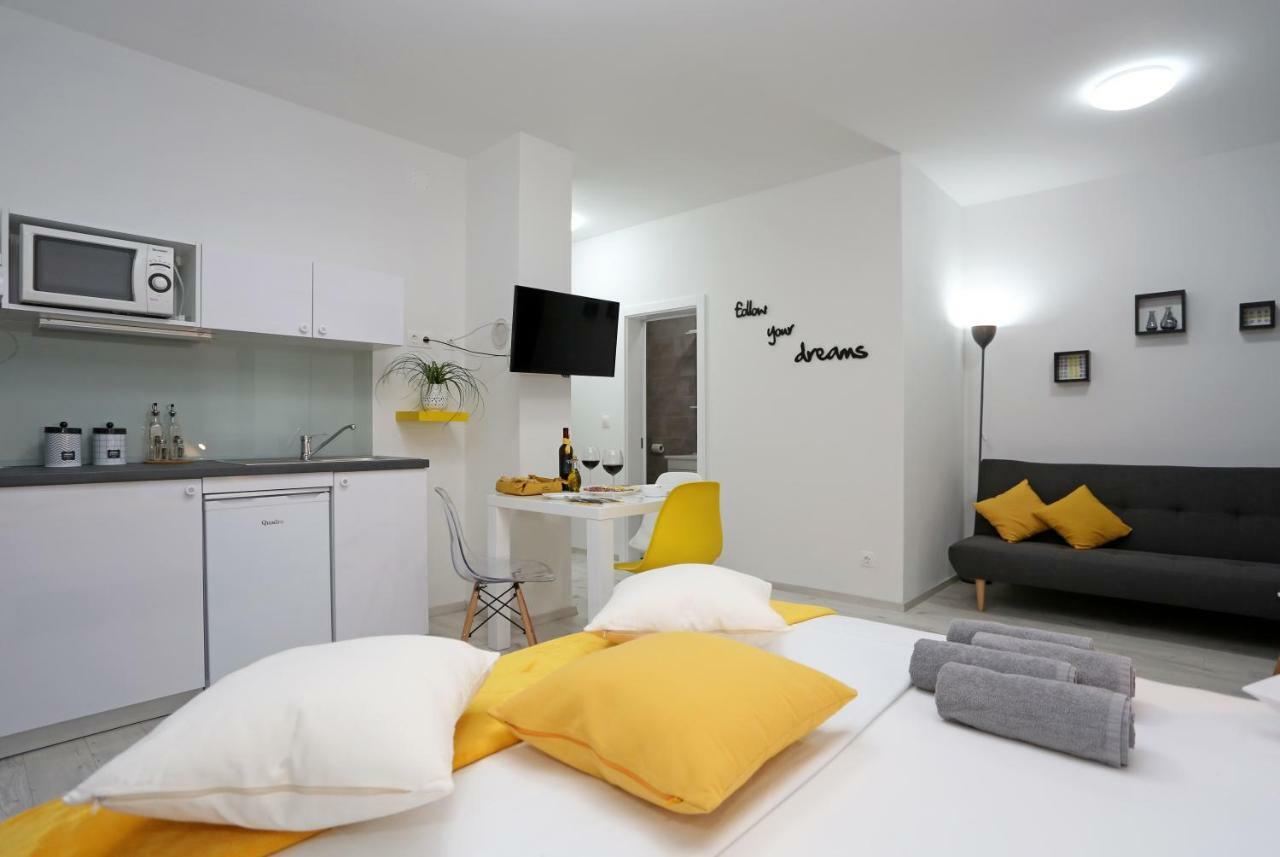 Guesthouse Villa DomeNico Lozovac Extérieur photo