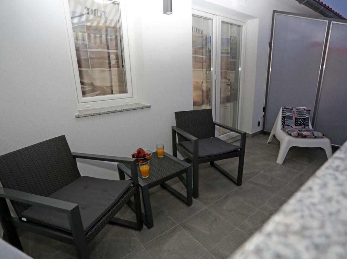 Guesthouse Villa DomeNico Lozovac Extérieur photo